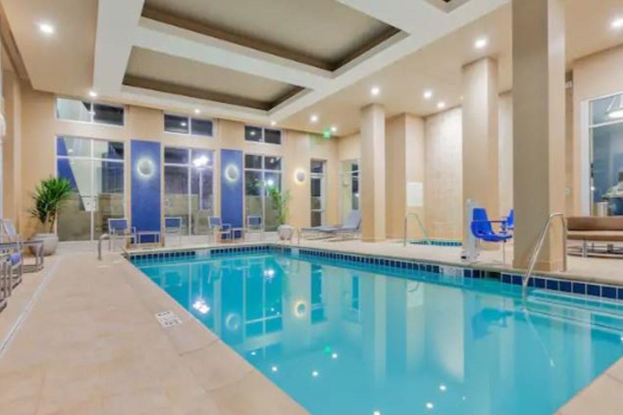Hampton Inn & Suites Owensboro Downtown Waterfront Bagian luar foto