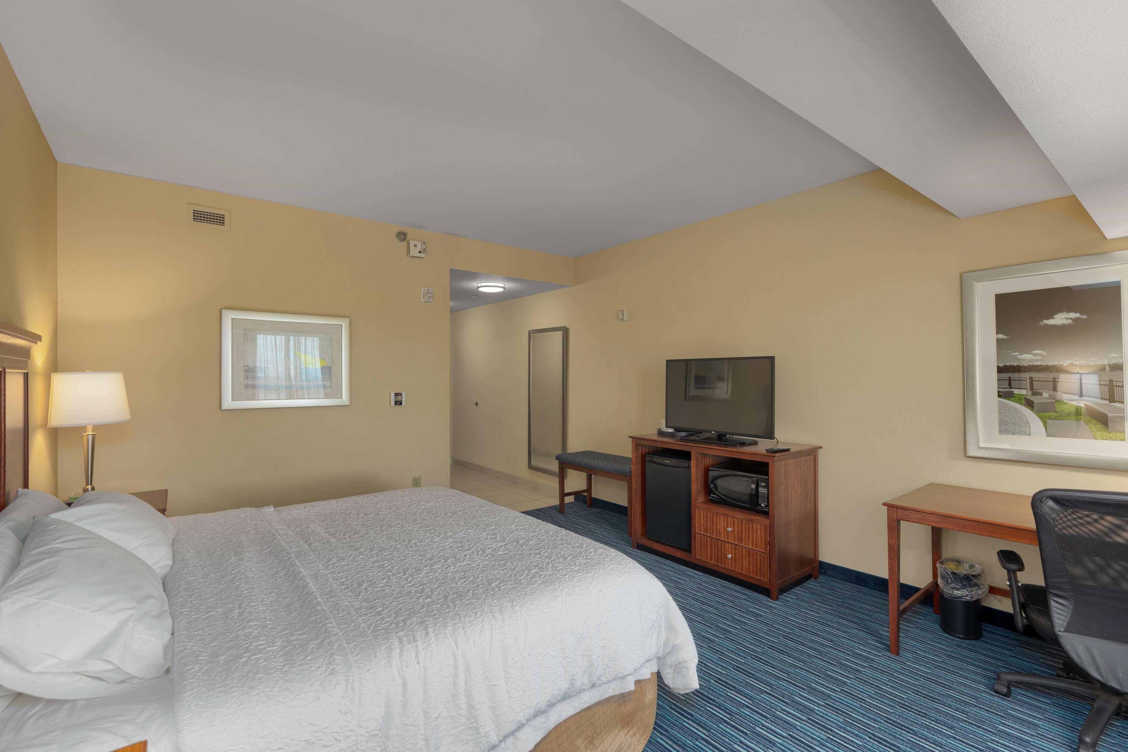 Hampton Inn & Suites Owensboro Downtown Waterfront Bagian luar foto