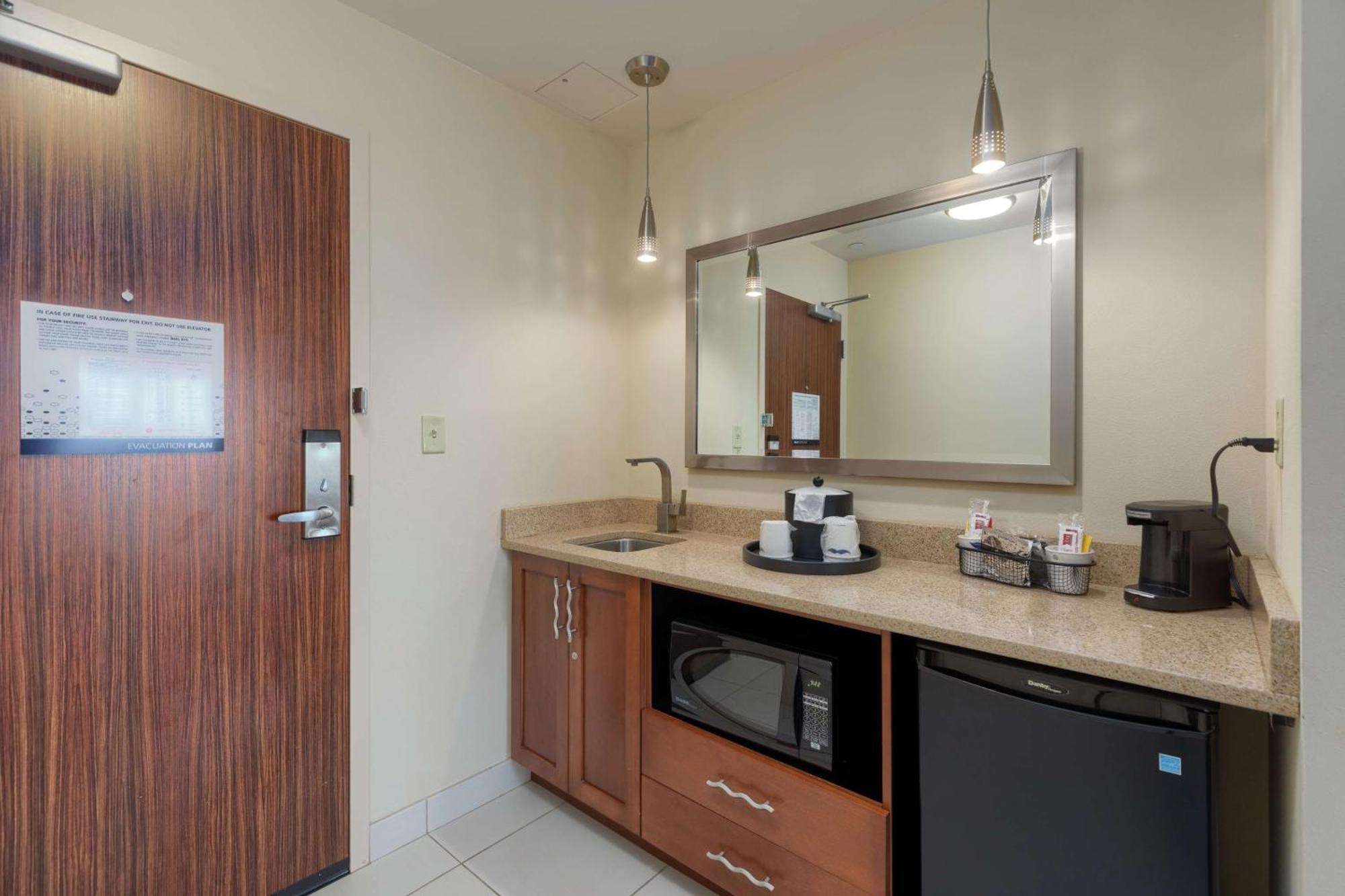 Hampton Inn & Suites Owensboro Downtown Waterfront Bagian luar foto