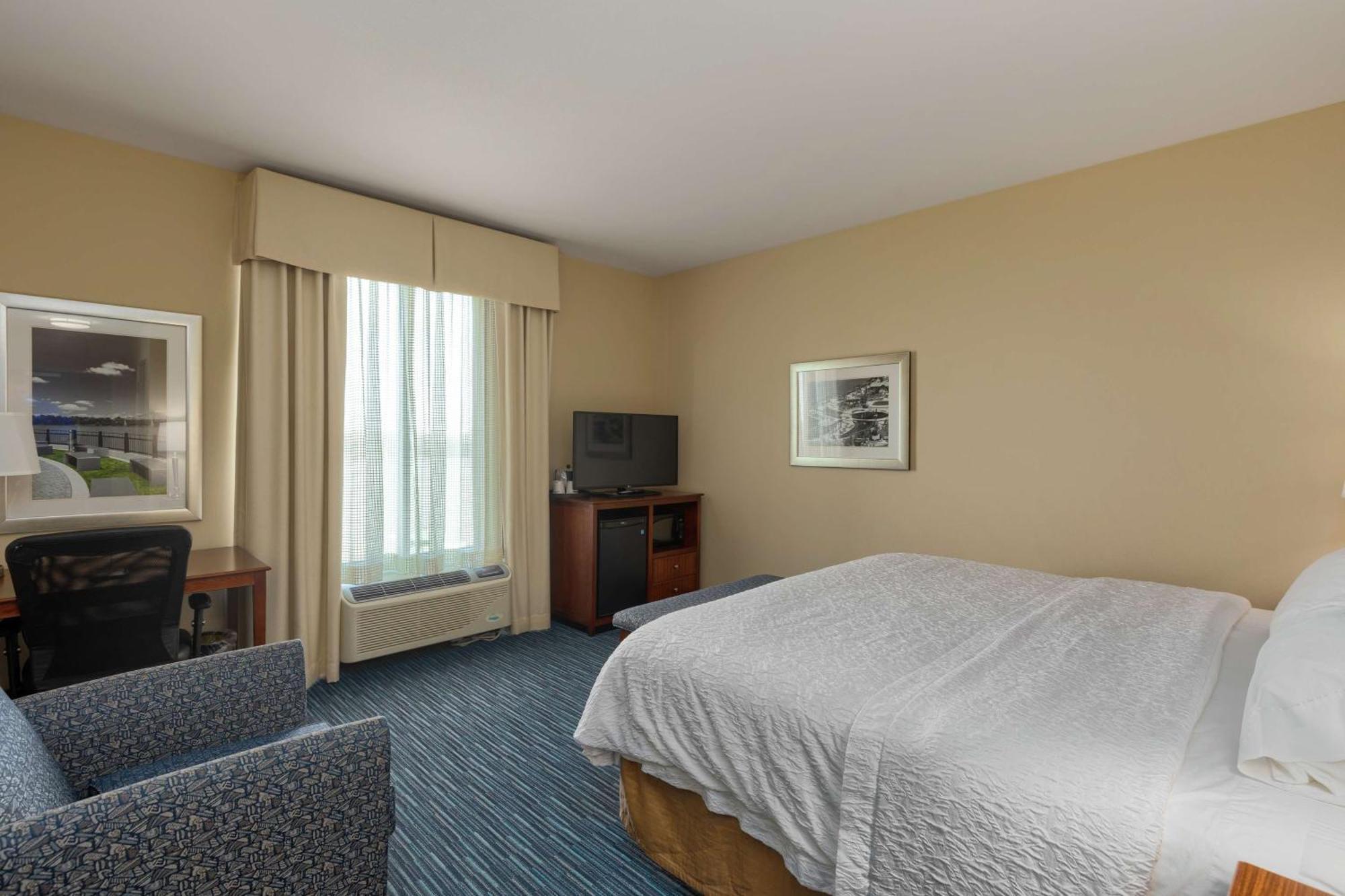 Hampton Inn & Suites Owensboro Downtown Waterfront Bagian luar foto
